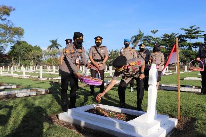 Kapolda Bali Pimpin Ziarah Ke Tmp Pancaka Tirta Bali Tribune